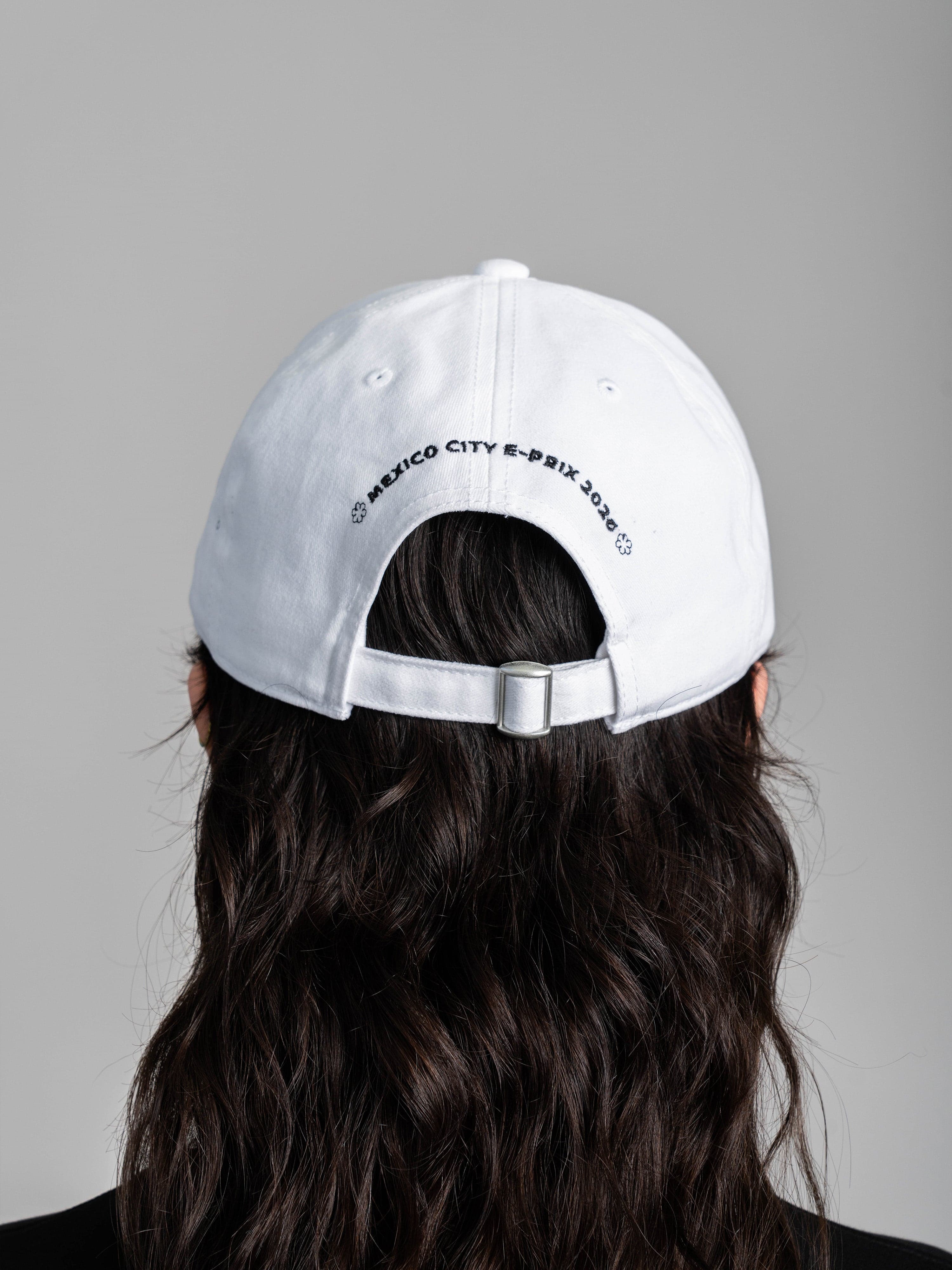 Sakura Huichol - White Cap